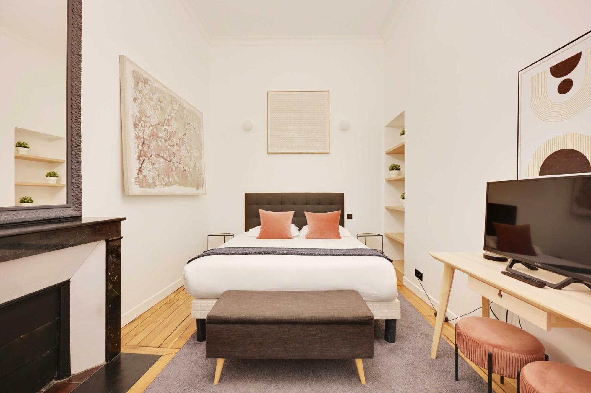 Beautiful Apt -1Br-4P- Tour Eiffel - Invalides Parijs Buitenkant foto